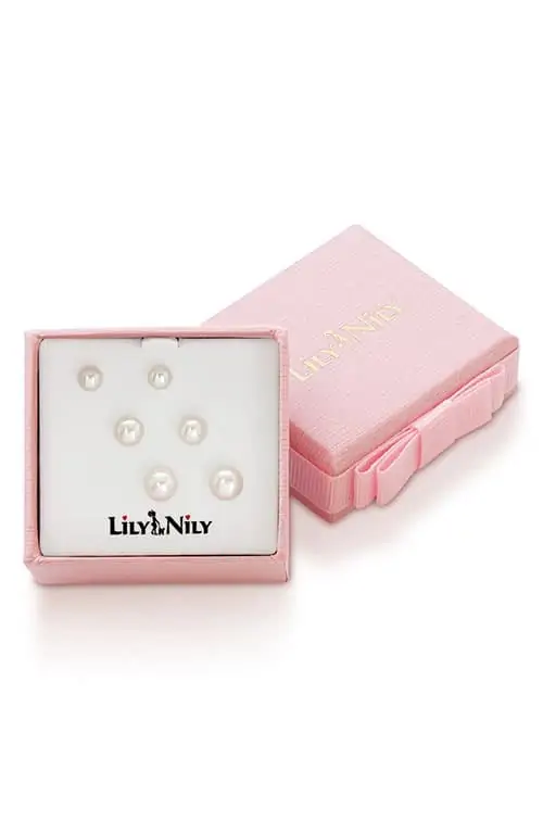 Product Image of the Pearl Stud Earrings Set