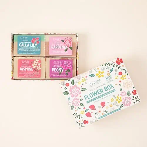 Product Image of the Flower Soaps Set