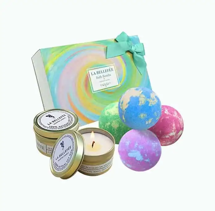 Product Image of the Bath Bomb & Scented Candle Gift Set 