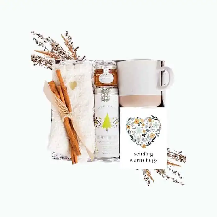 Product Image of the Cozy Gift Box