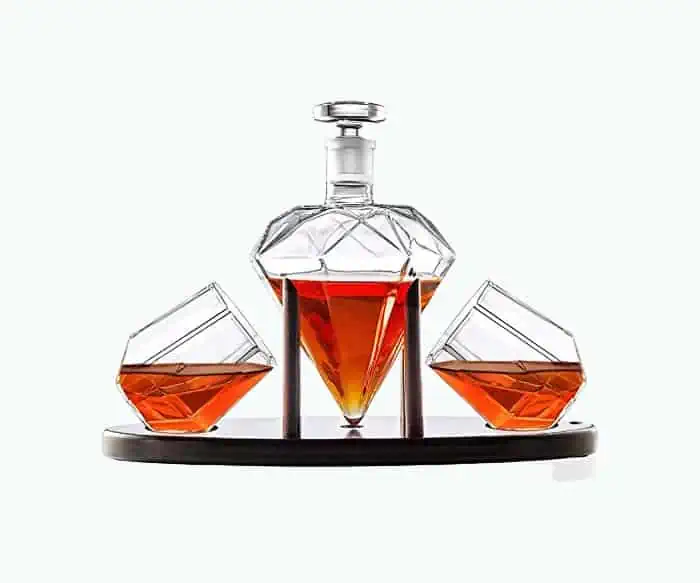 Product Image of the Diamond-Shaped Decanter Set
