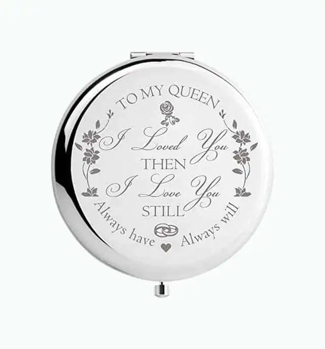 Product Image of the Engraved Travel Mirror