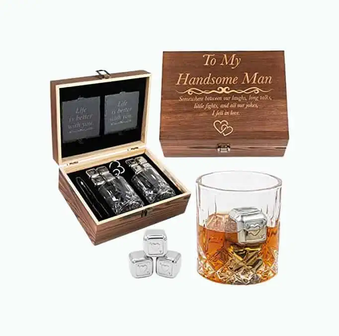 Product Image of the Engraved Whiskey Set
