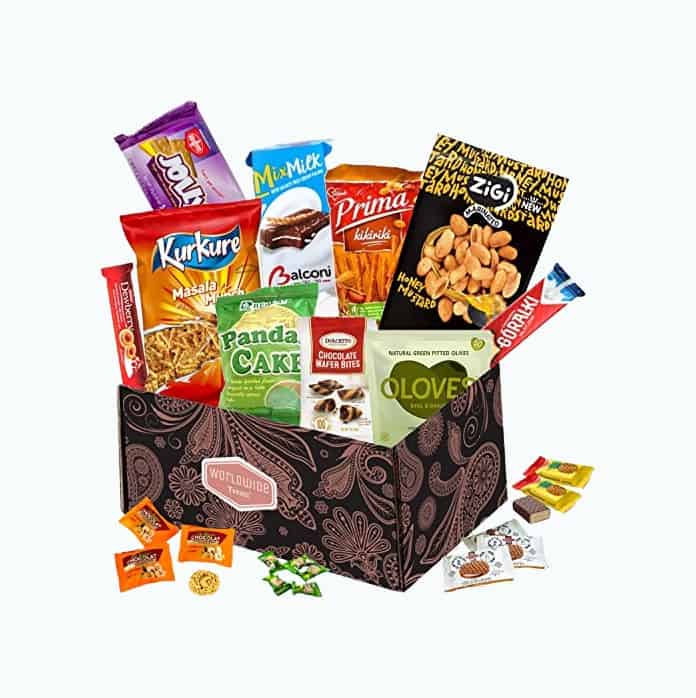 Product Image of the International Snacks Gift Basket