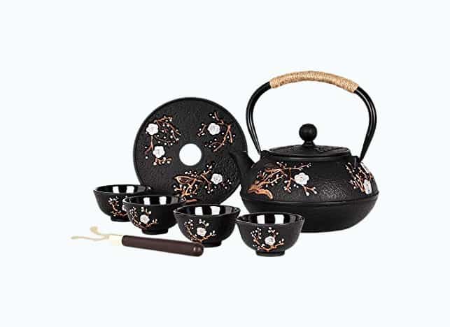 Product Image of the Japanese Style Cast Iron Teapot with 4 Tea Cups