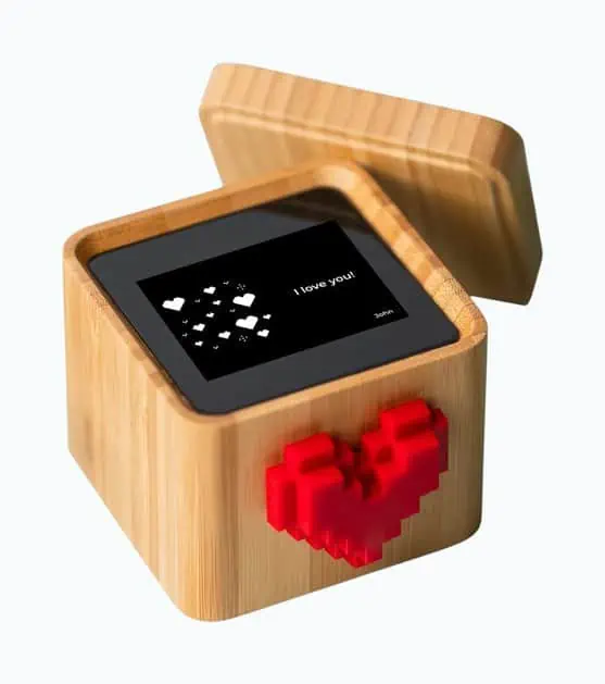 Product Image of the Love Box Messenger