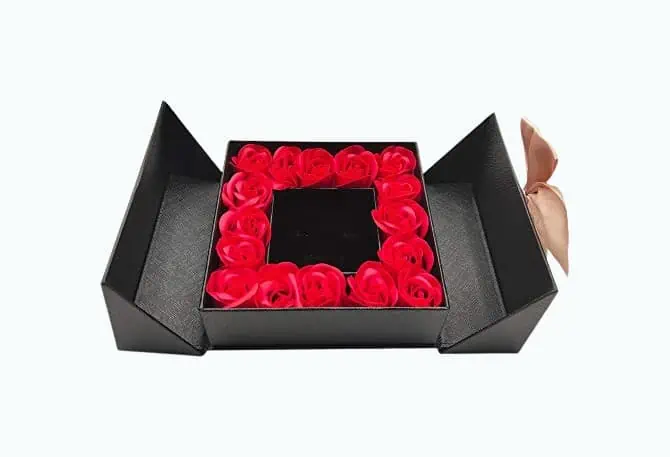 Product Image of the Luxury Gift Box