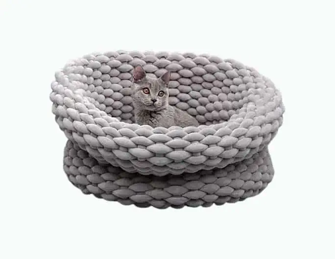 Product Image of the Mau Lifestyle Hand Woven Cat Bed