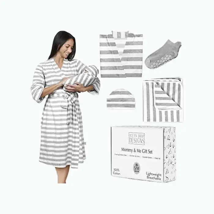 Product Image of the Mommy & Me Swaddle Set