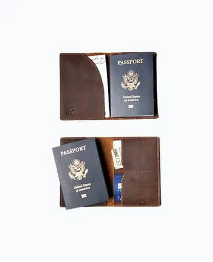Product Image of the Personalized Leather Passport Cover