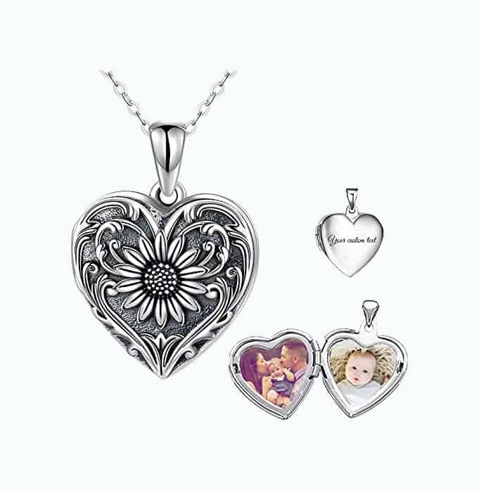 Product Image of the Personalized Photo Locket