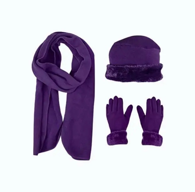 Product Image of the Winter Fleece Accessory Set